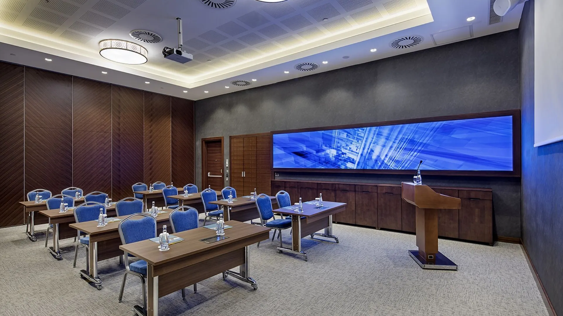 Hilton Garden Inn Izmir Bayrakli