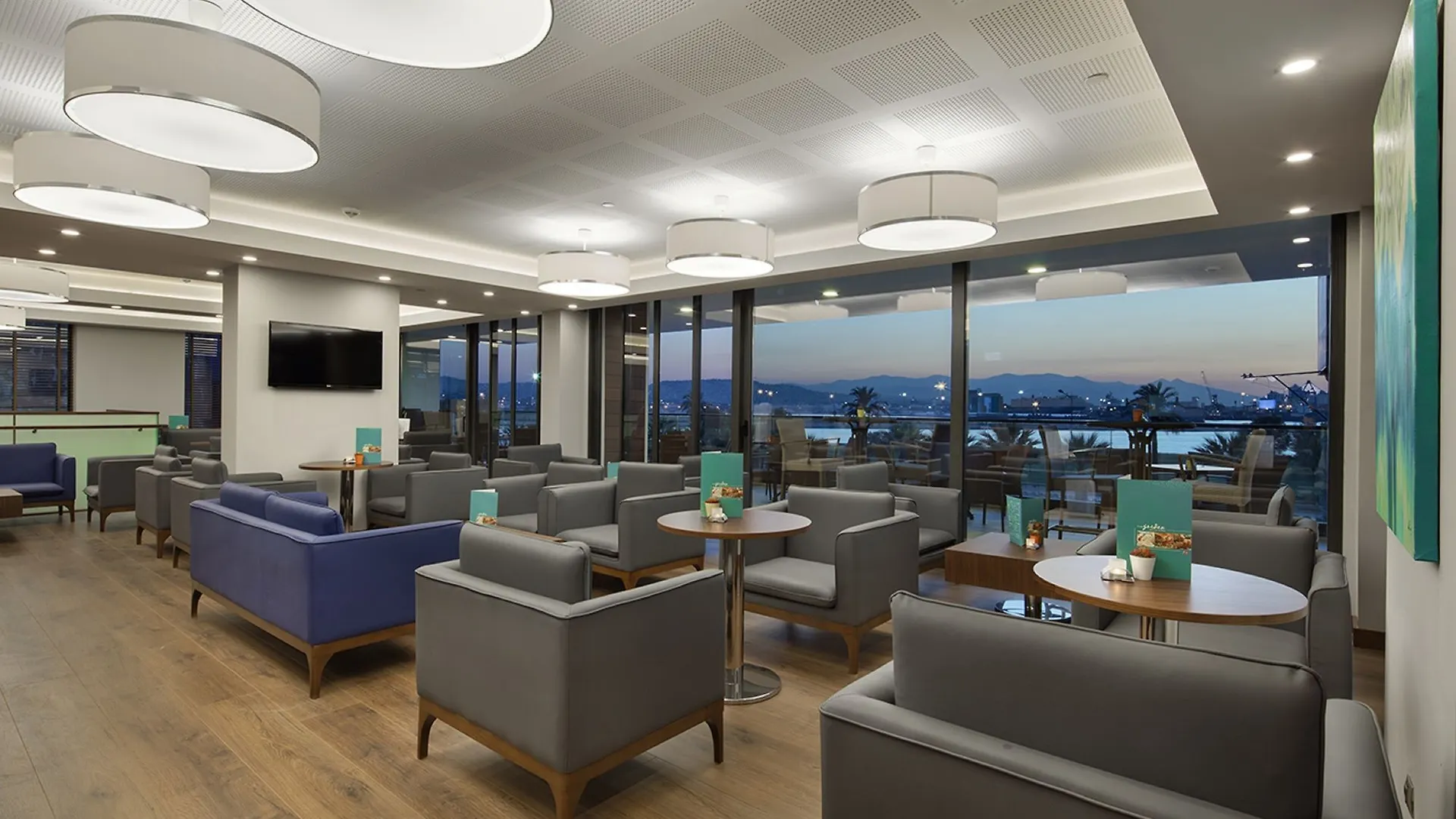 Hilton Garden Inn Izmir Bayrakli Hotel