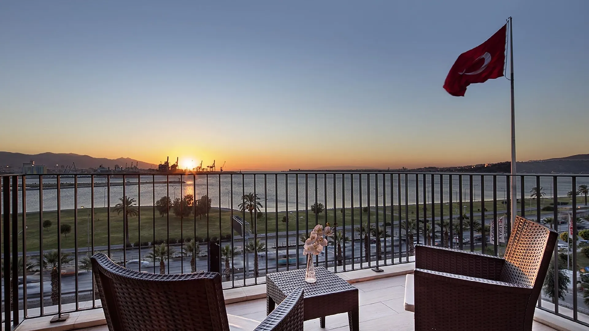 Hilton Garden Inn Izmir Bayrakli Hotel