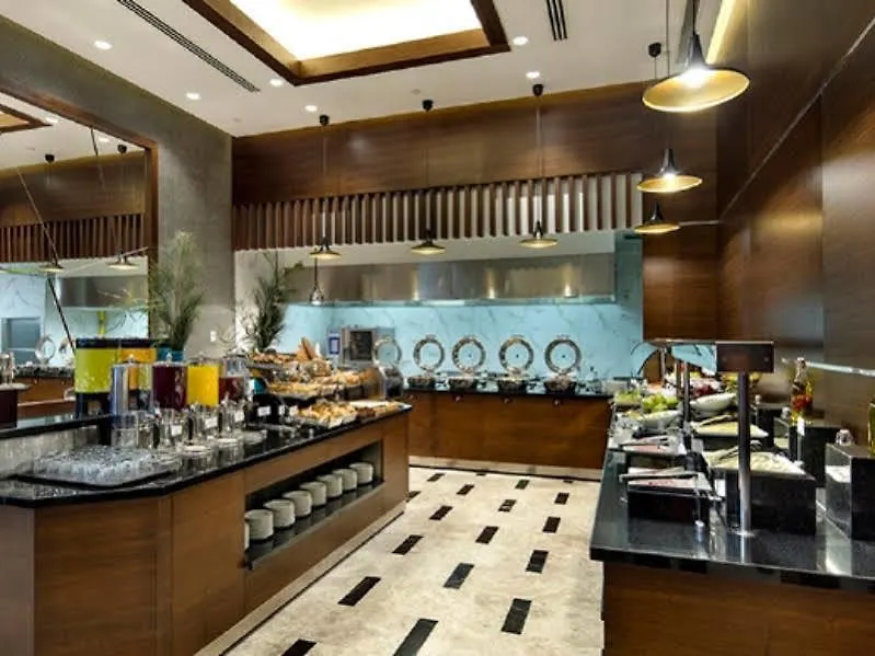 Hilton Garden Inn Izmir Bayrakli 4*,