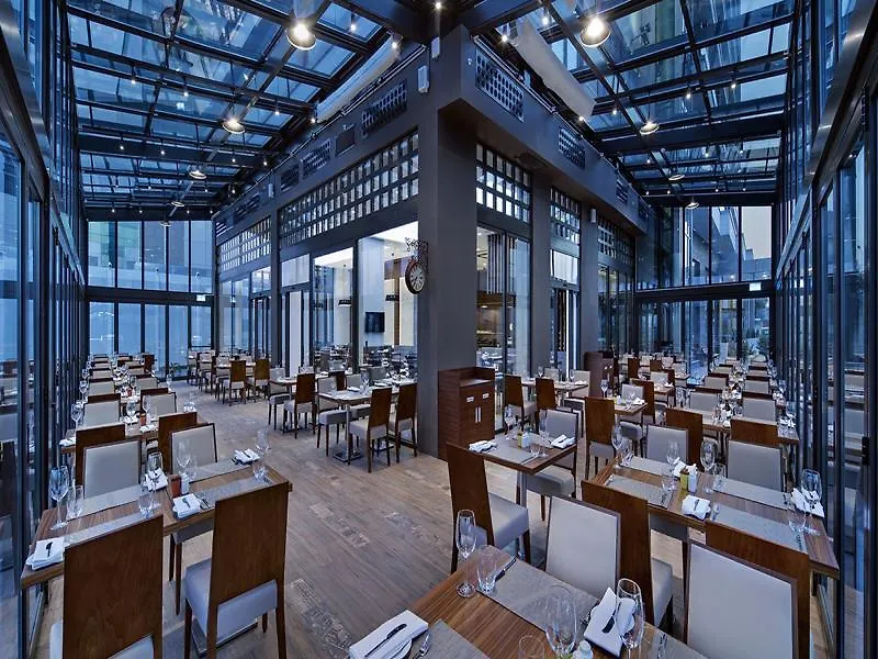 Hilton Garden Inn Izmir Bayrakli 4*,